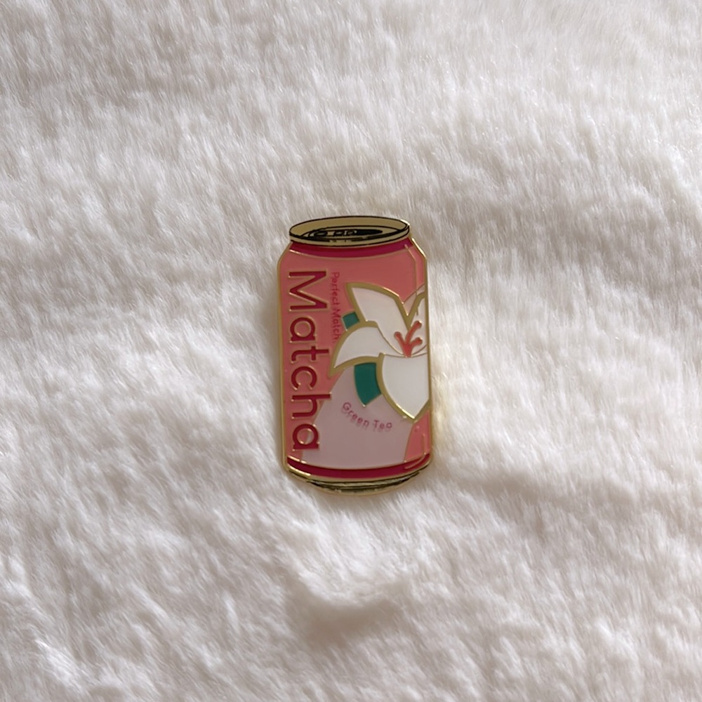 { mulan soda enamel pin }